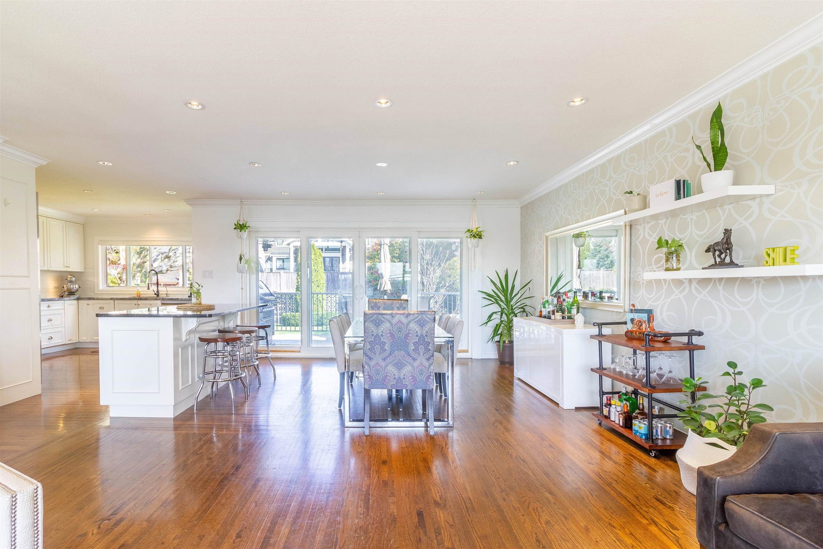 Listing Image 8