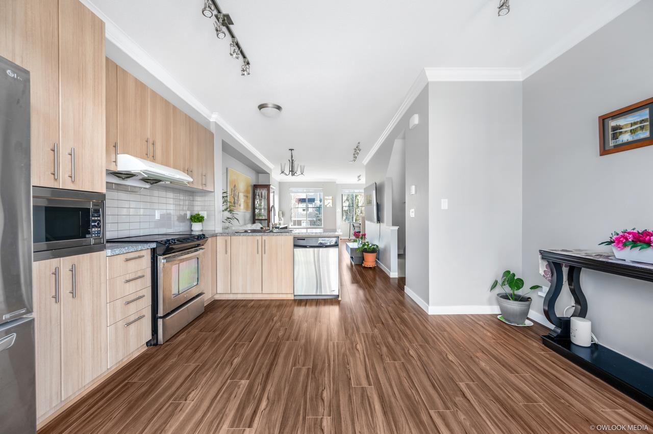 Listing Image 9
