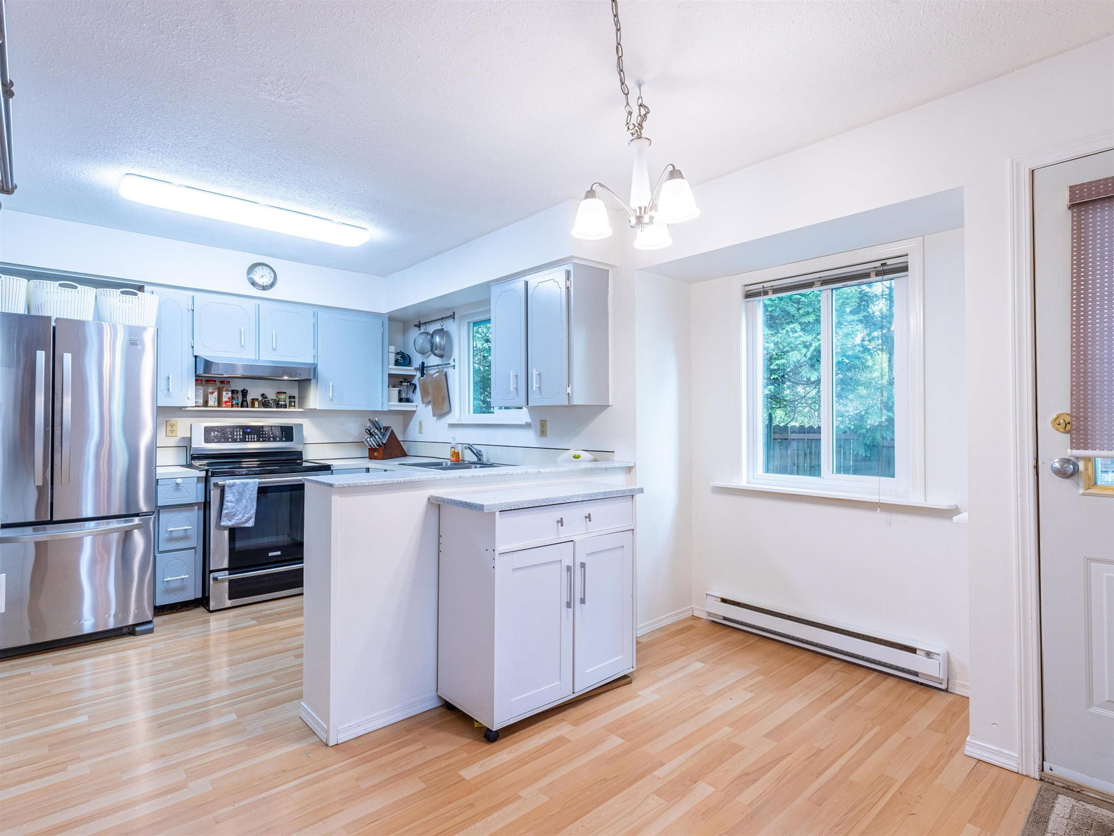 Listing Image 10