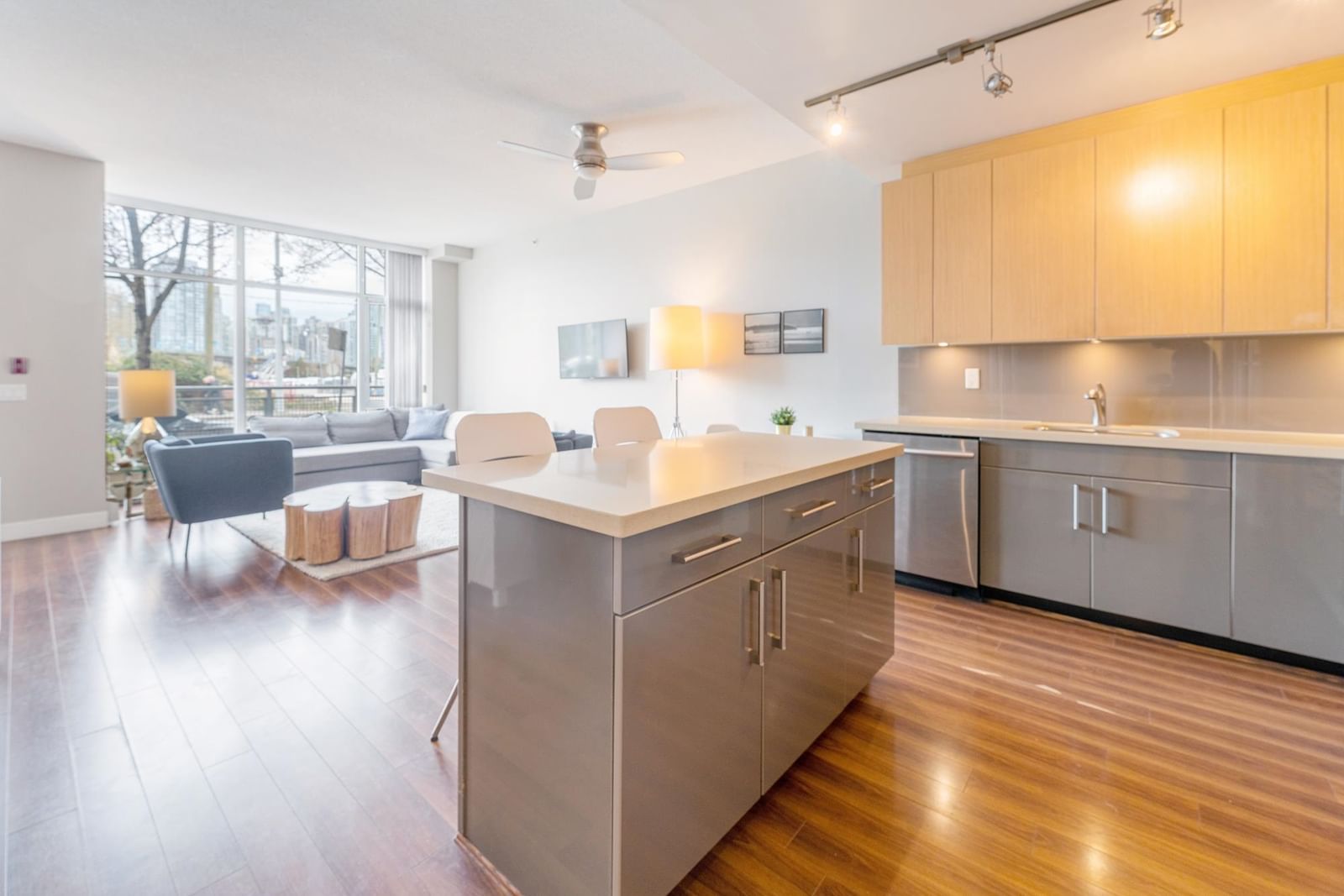 Listing Image 15