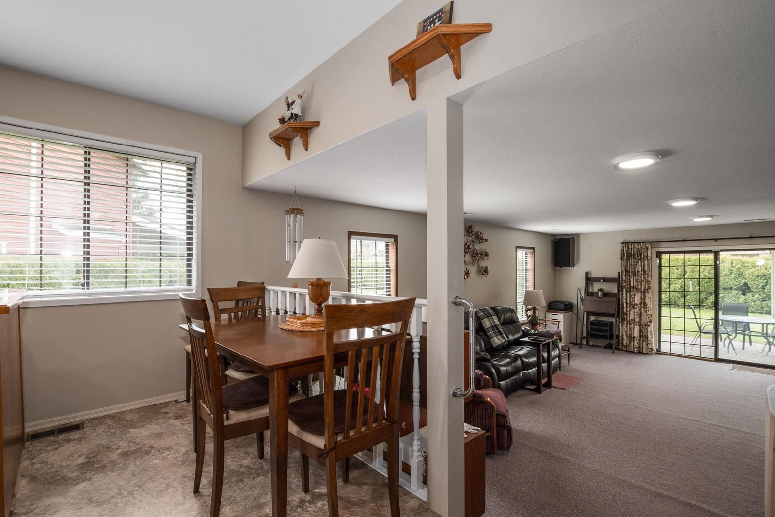 Listing Image 11