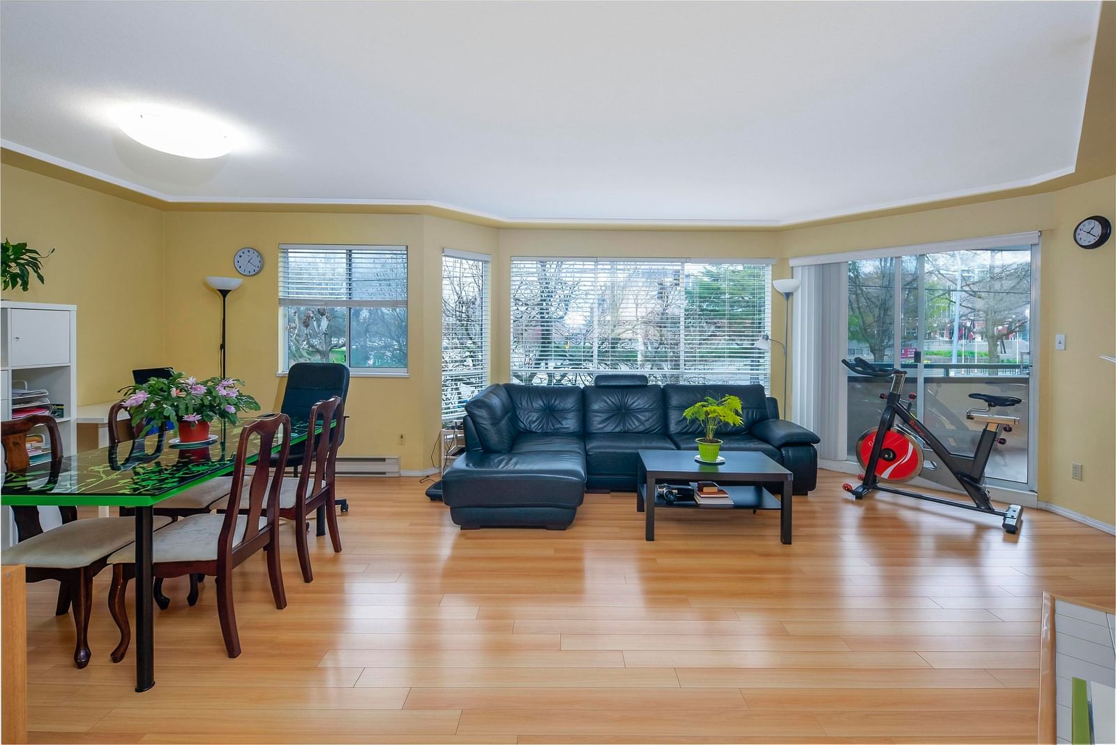 Listing Image 8