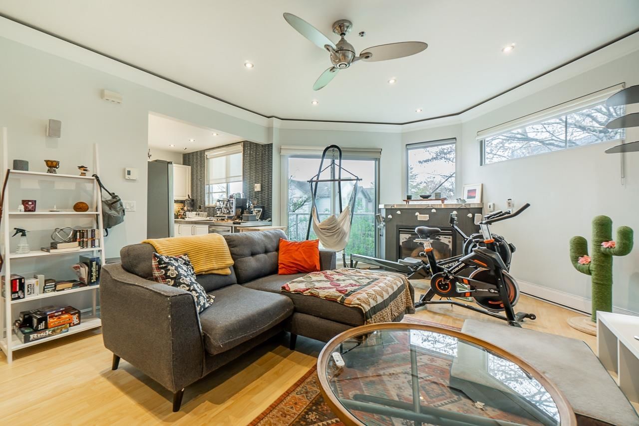 Listing Image 11