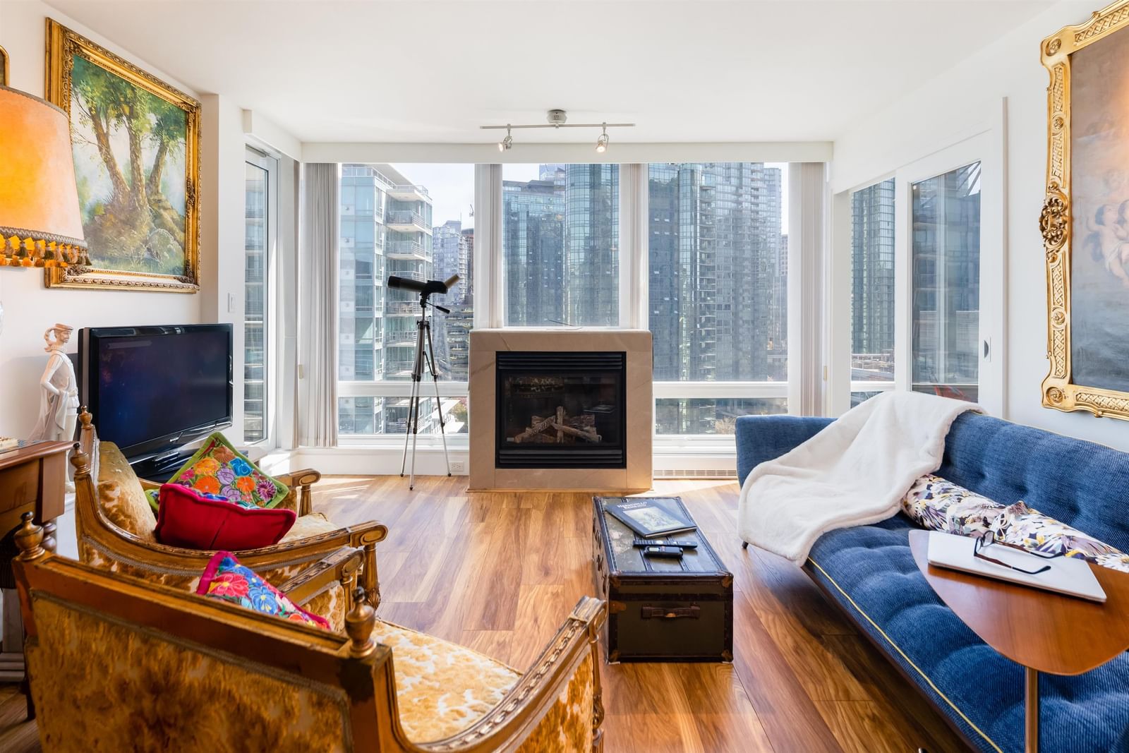 Listing Image 10