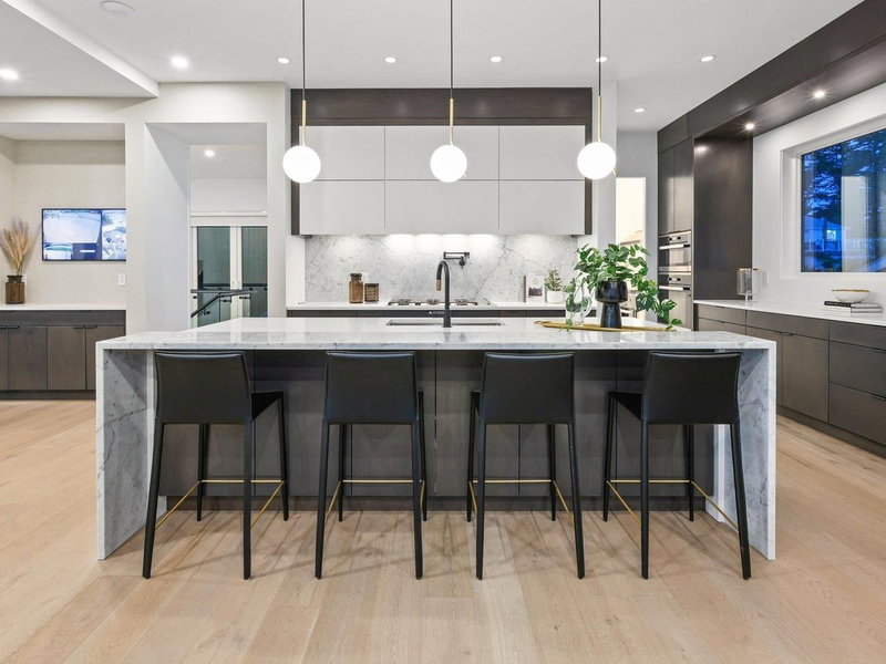 13169 Marine Drive, Surrey, V4A 1E6 | Image 2