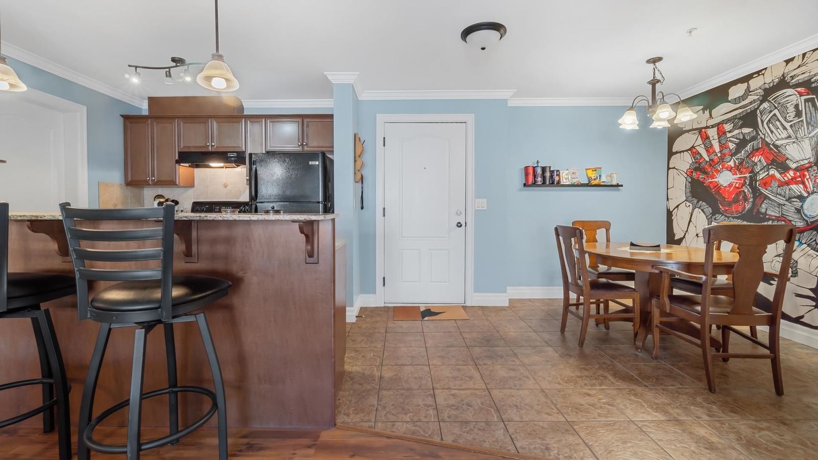 Listing Image 5