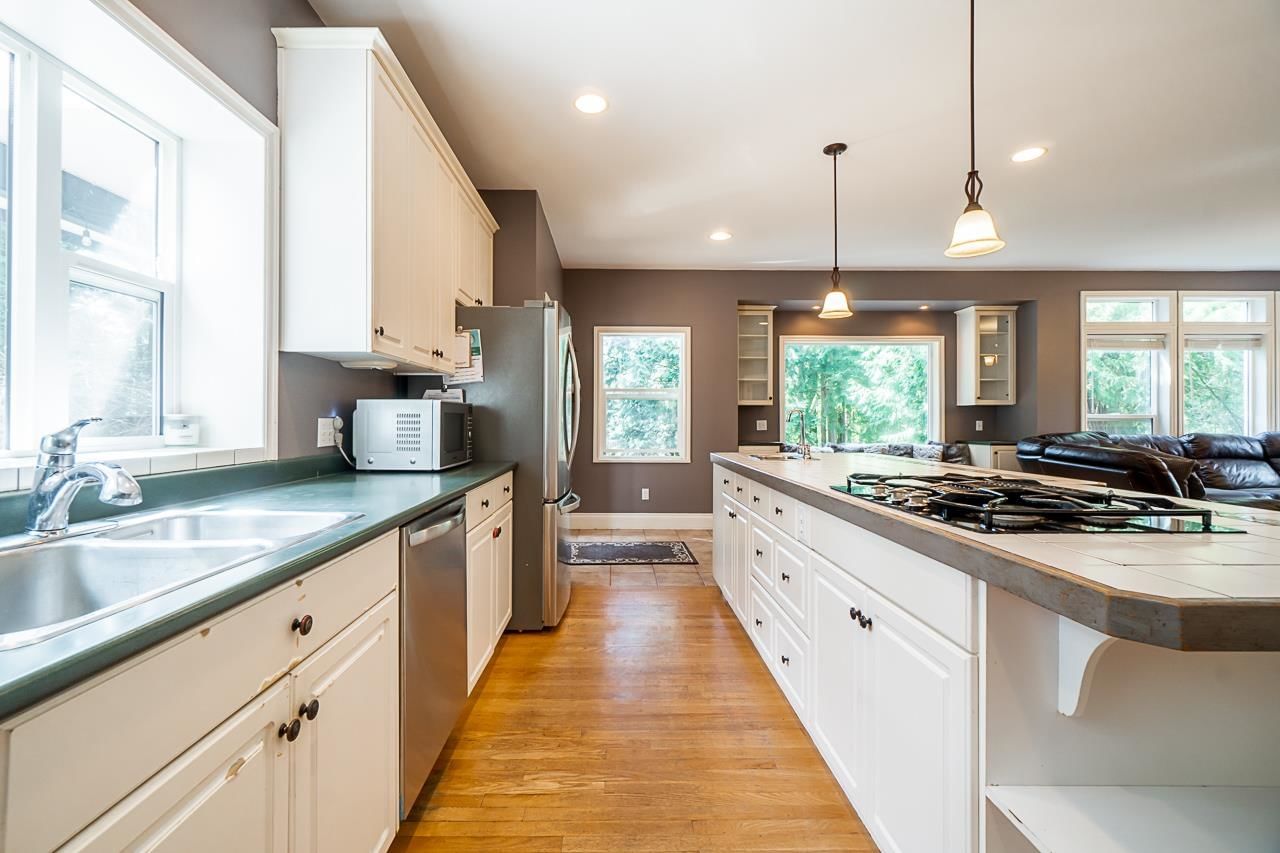 Listing Image 11