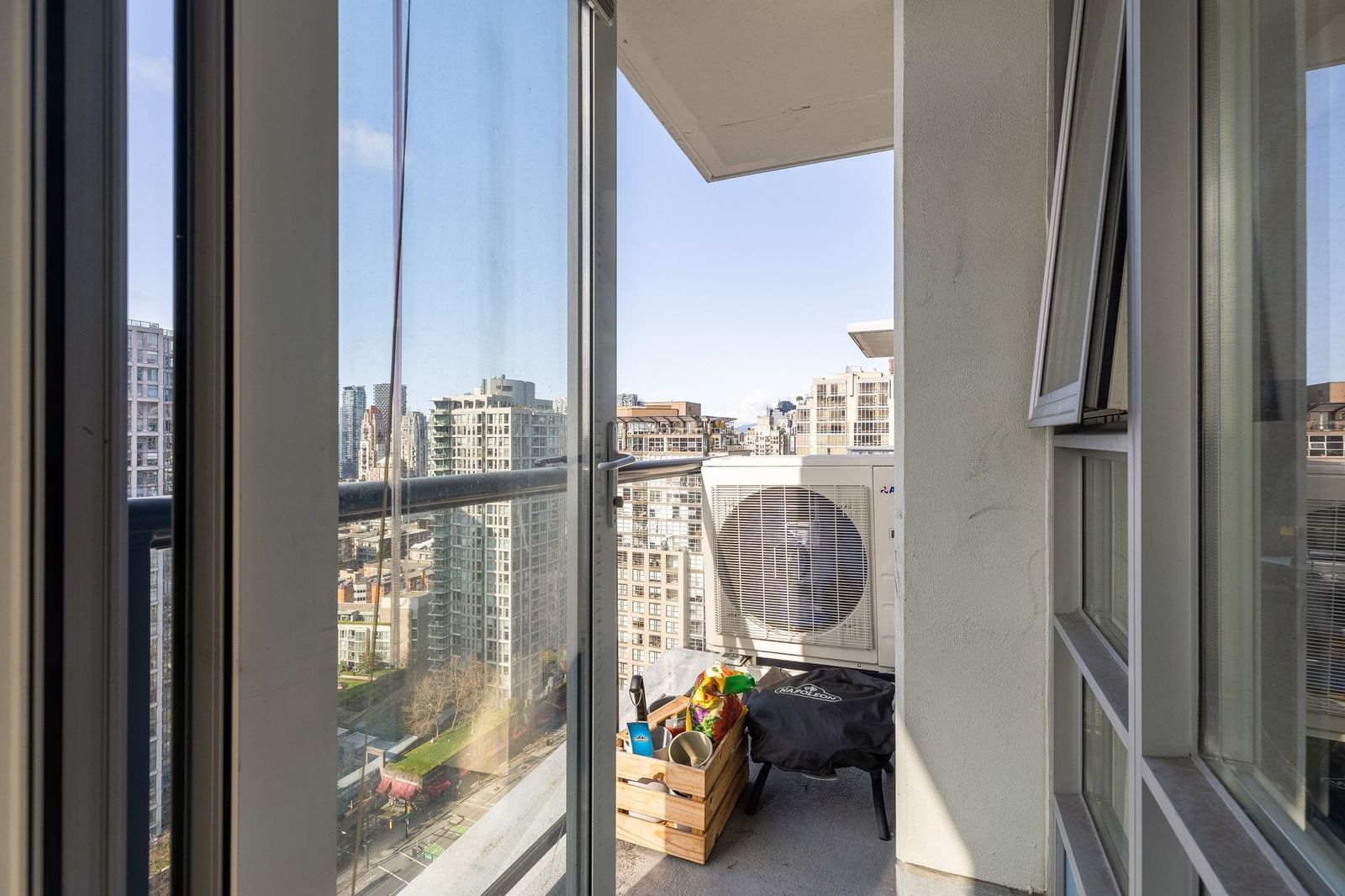 Listing Image 11