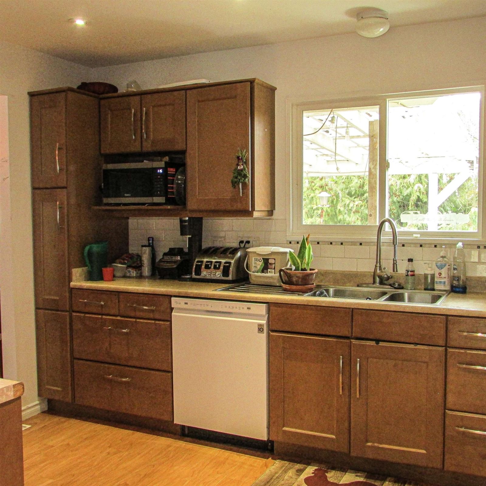 Listing photo 3