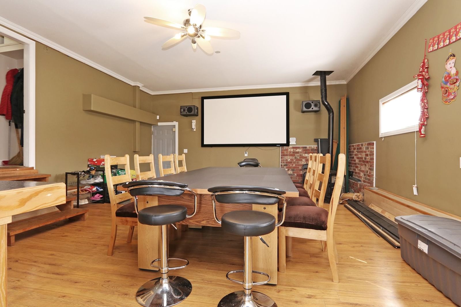Listing Image 9