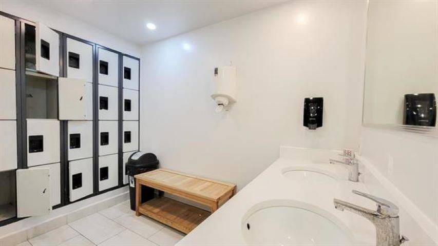 Listing Image 30