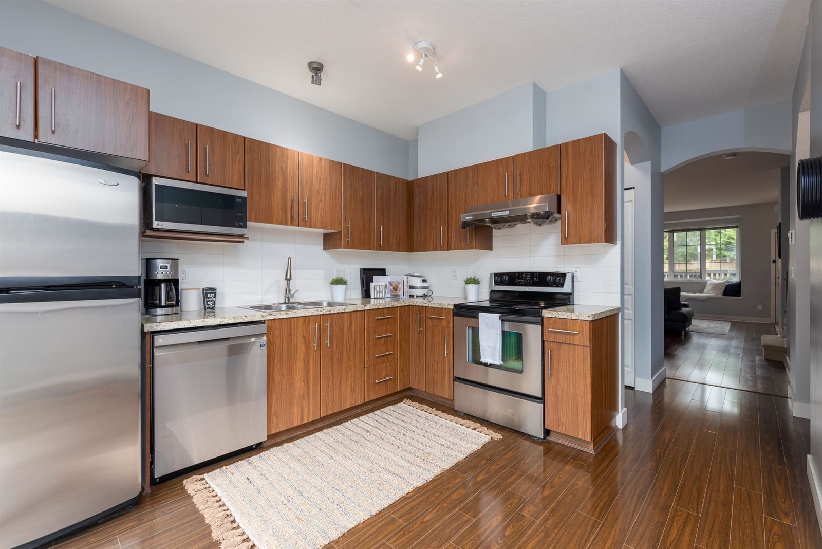 Listing Image 14