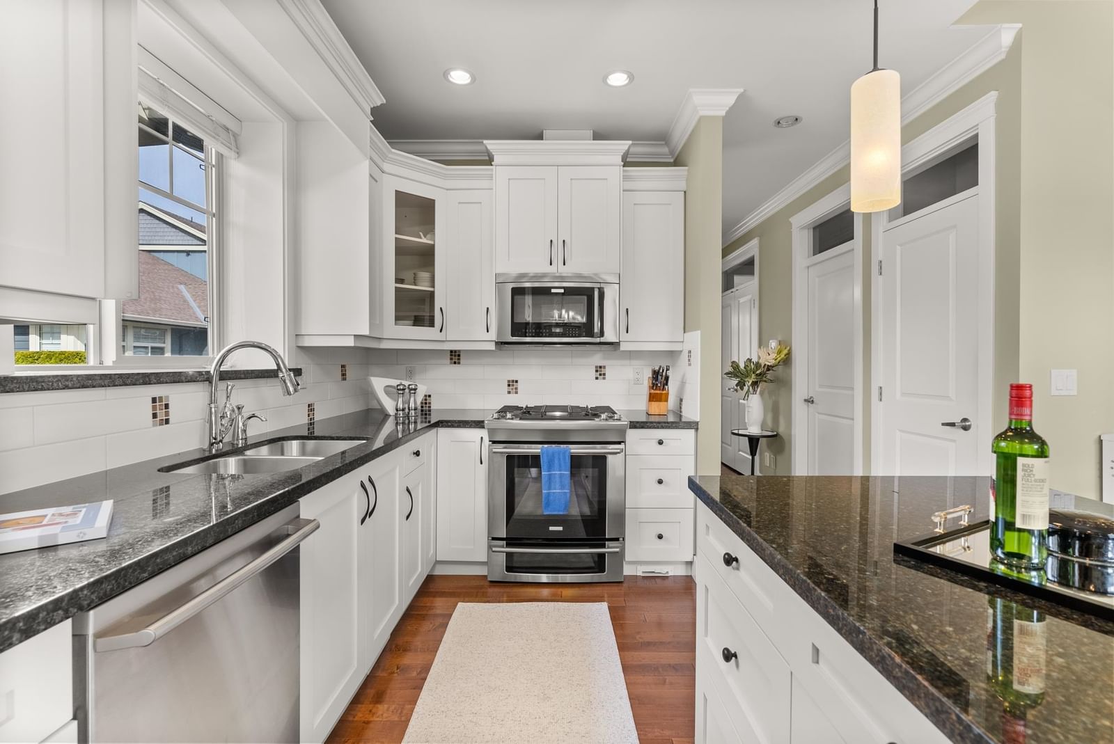Listing Image 11
