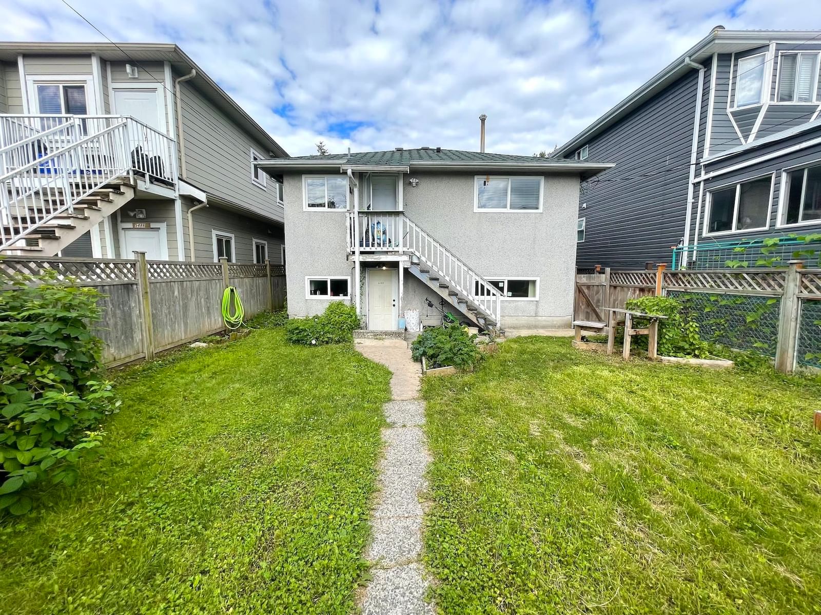 Listing Image 4