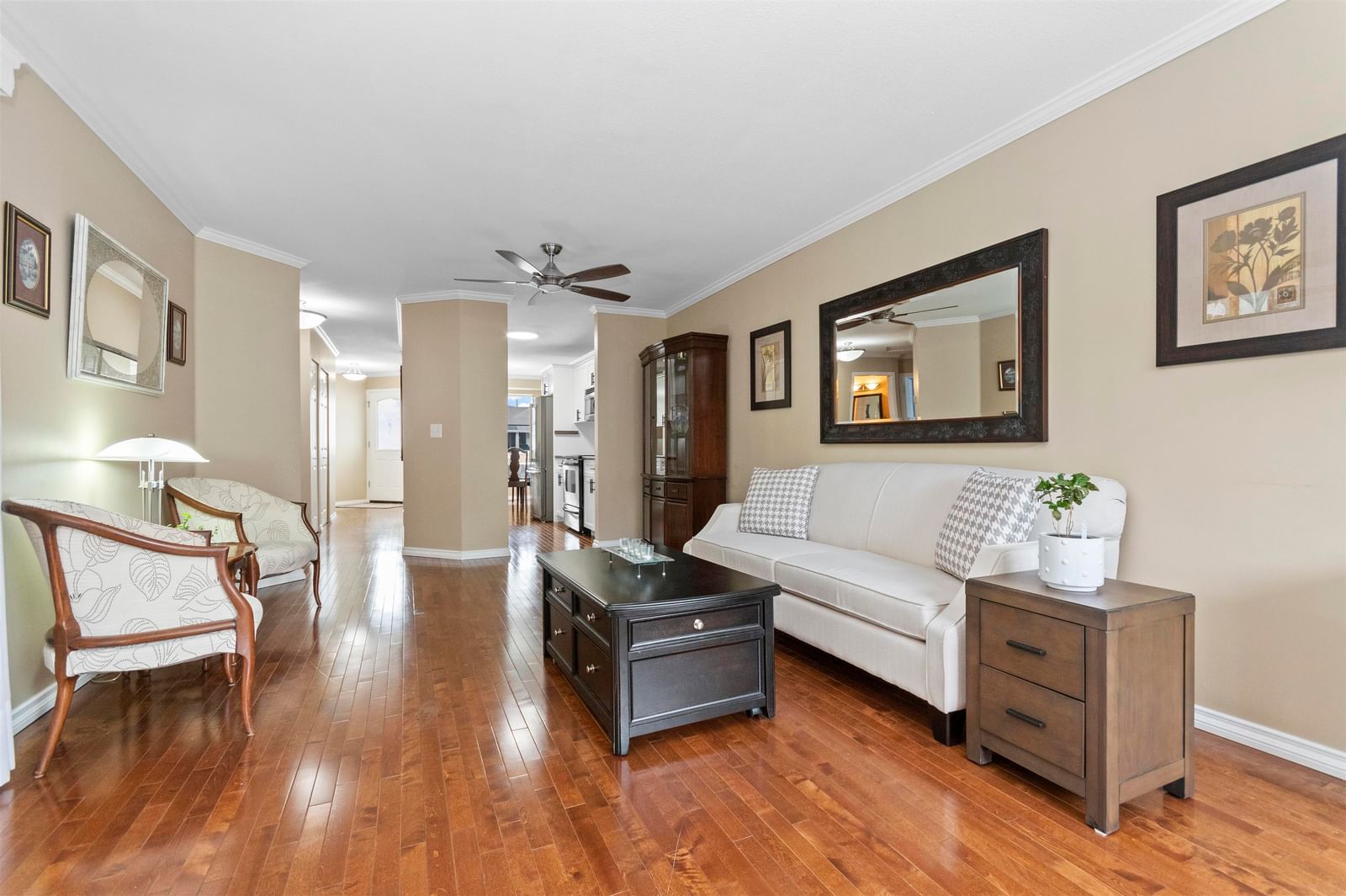Listing Image 5