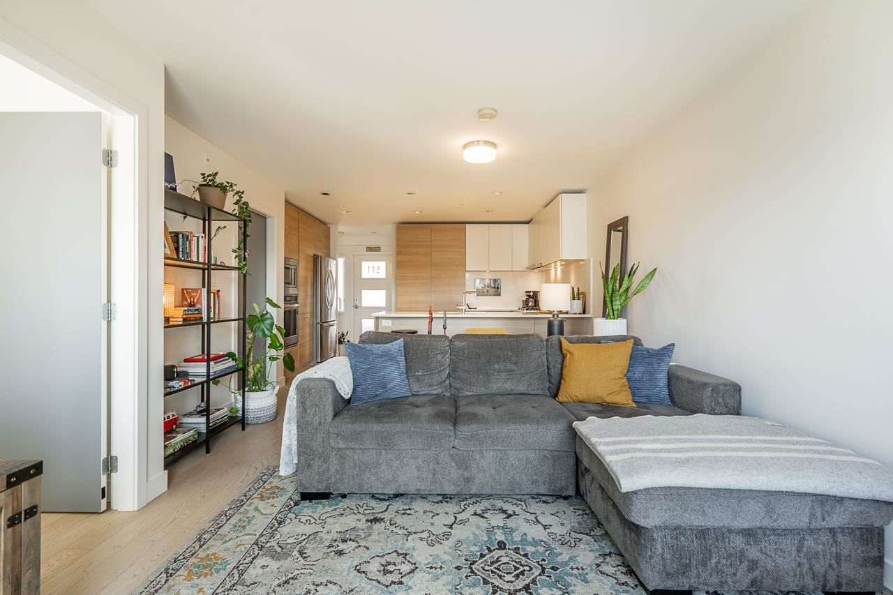 Listing Image 10