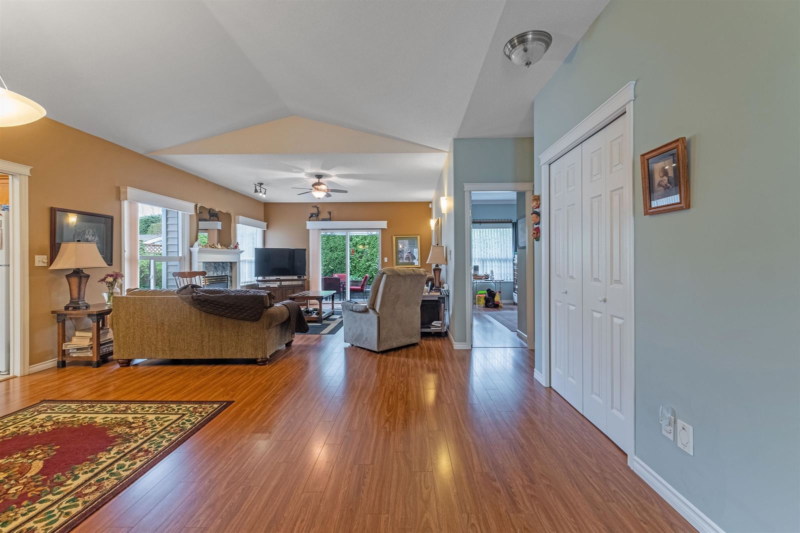 Listing Image 5