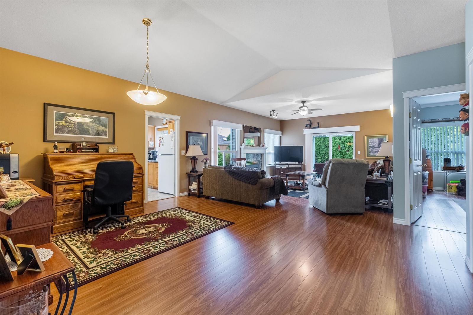 Listing Image 6