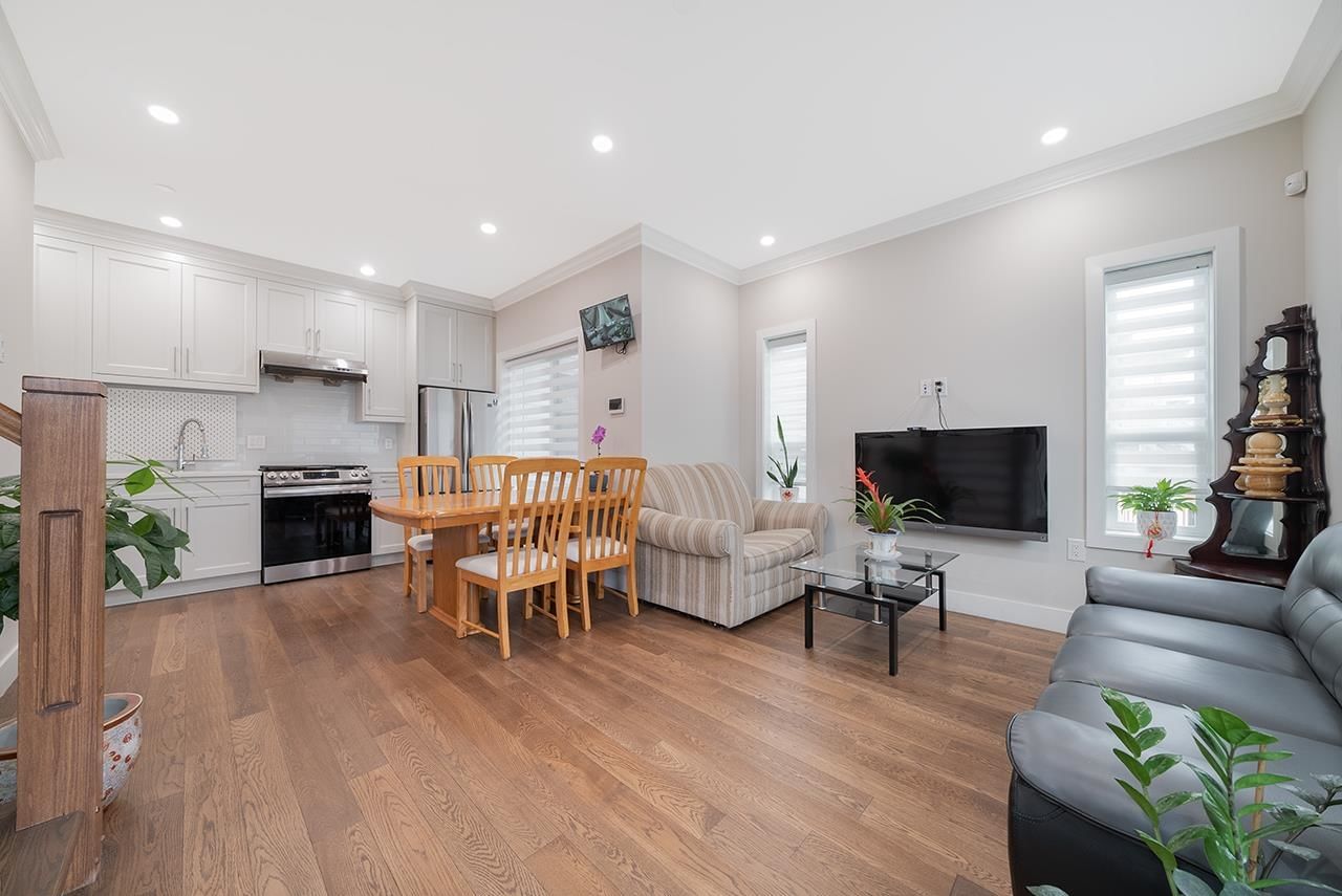 Listing Image 9