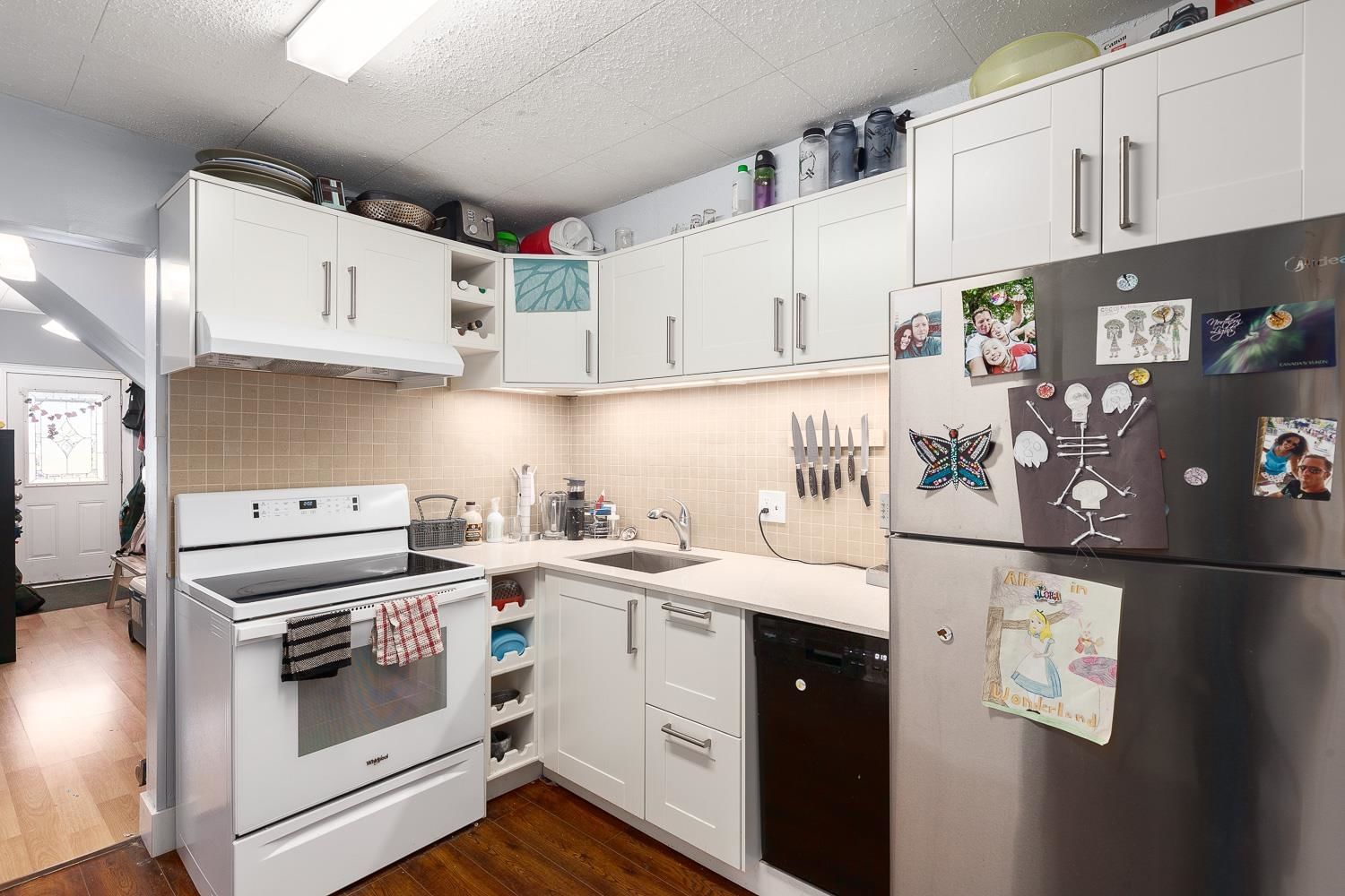 Listing Image 5