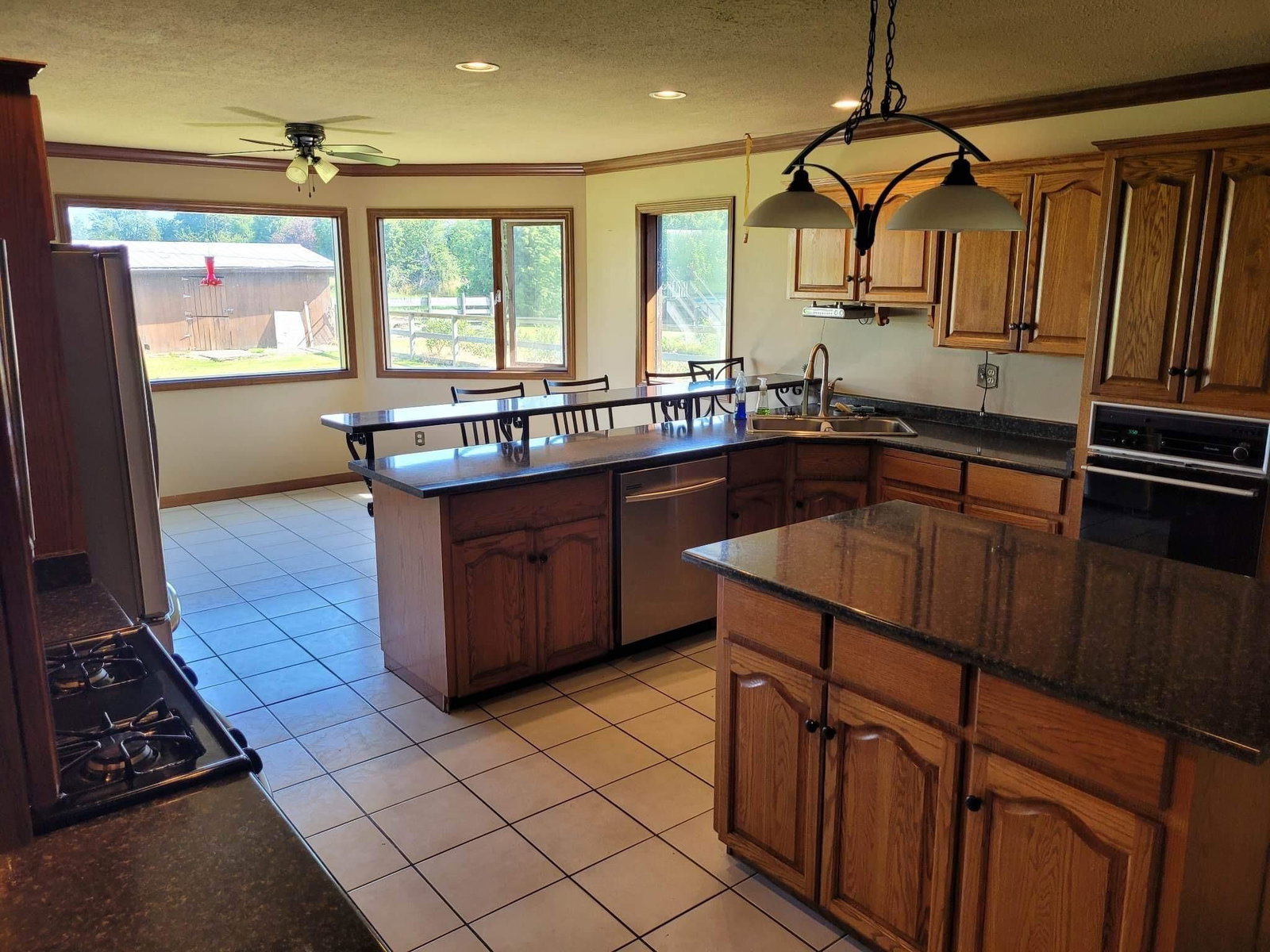 Listing Image 10