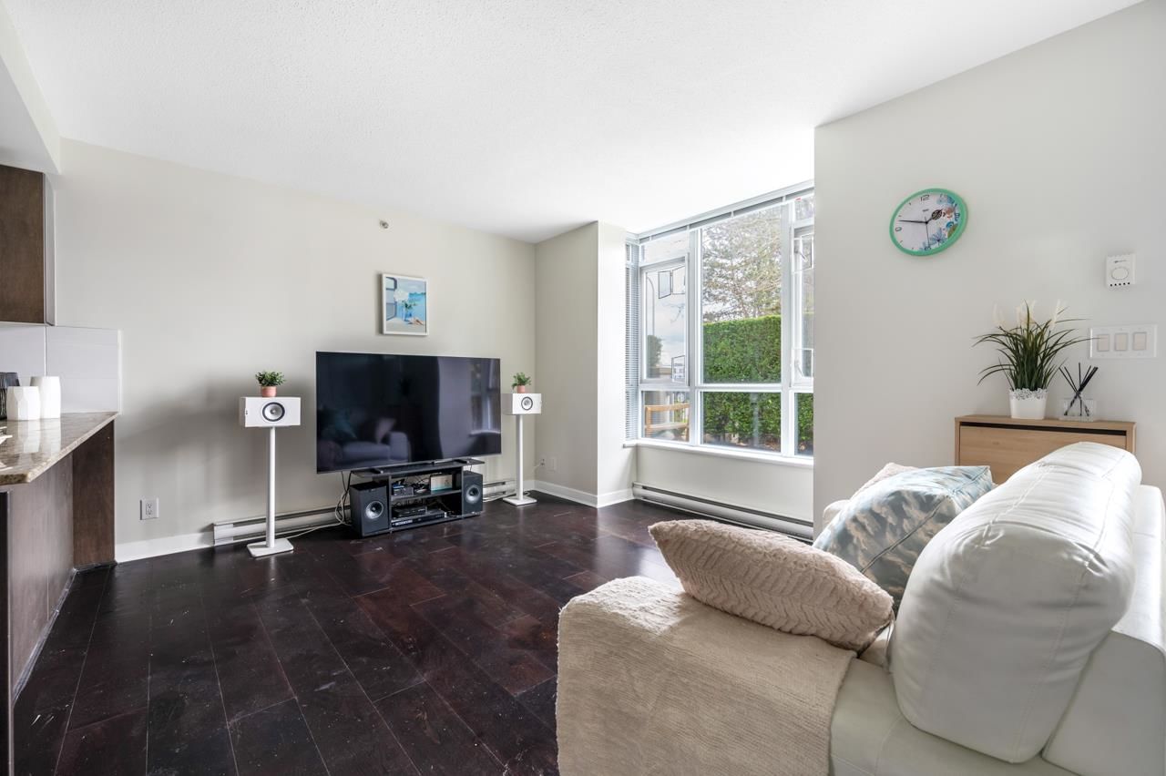 Listing Image 8