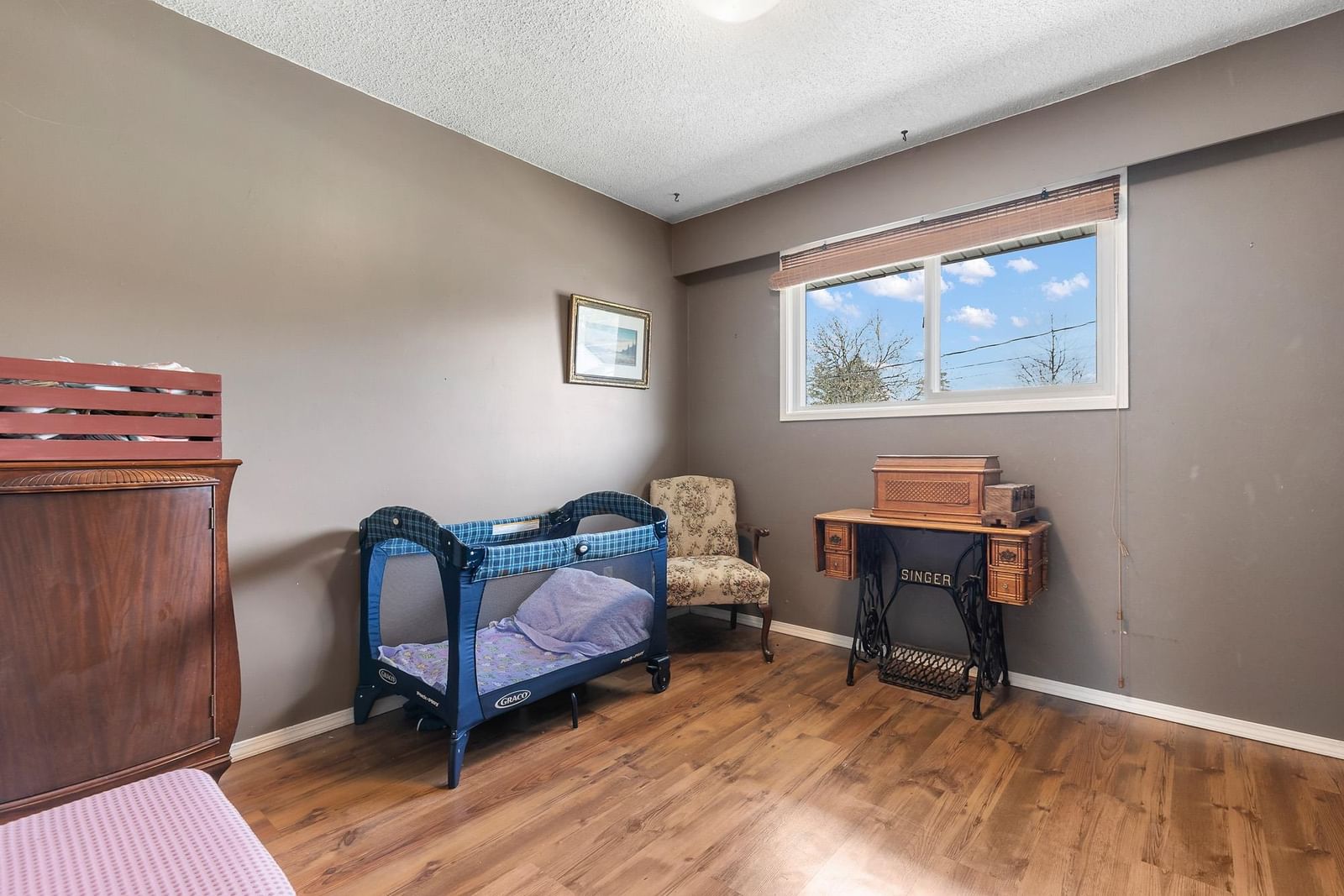 Listing Image 19