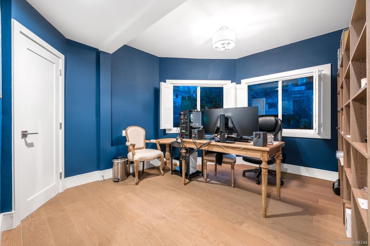 Listing Image 12