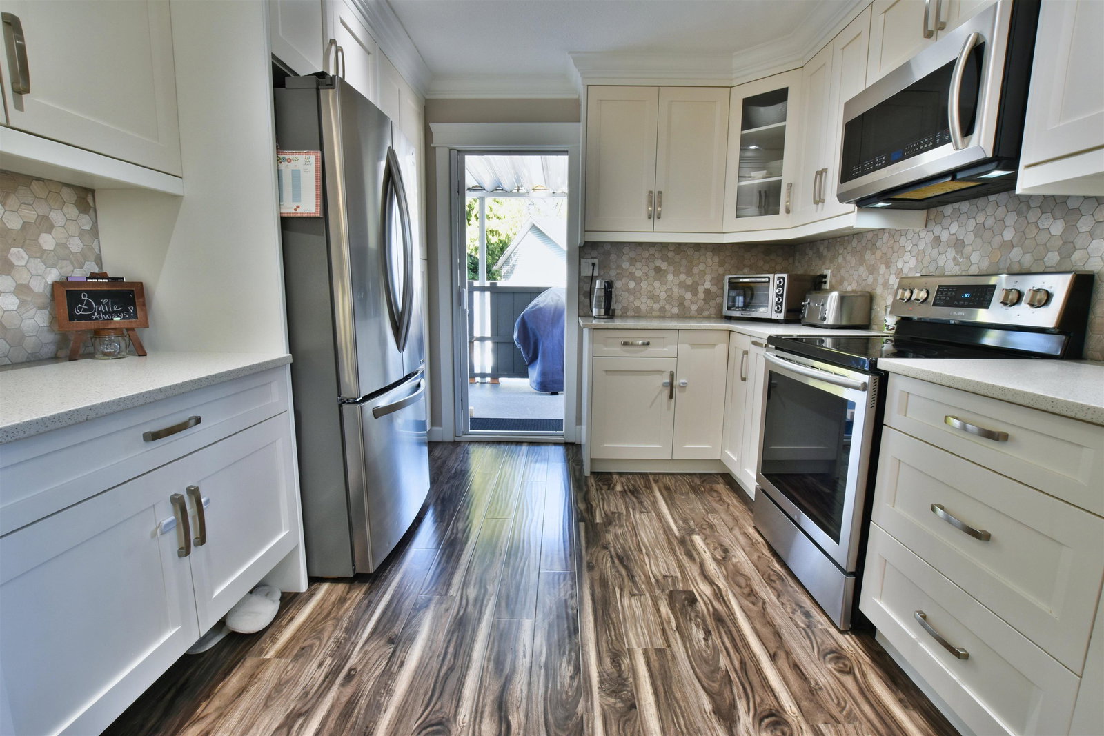 Listing Image 4