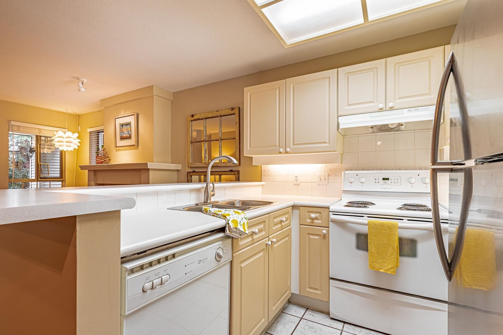 Listing Image 12