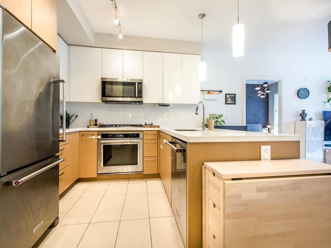 Listing Image 11