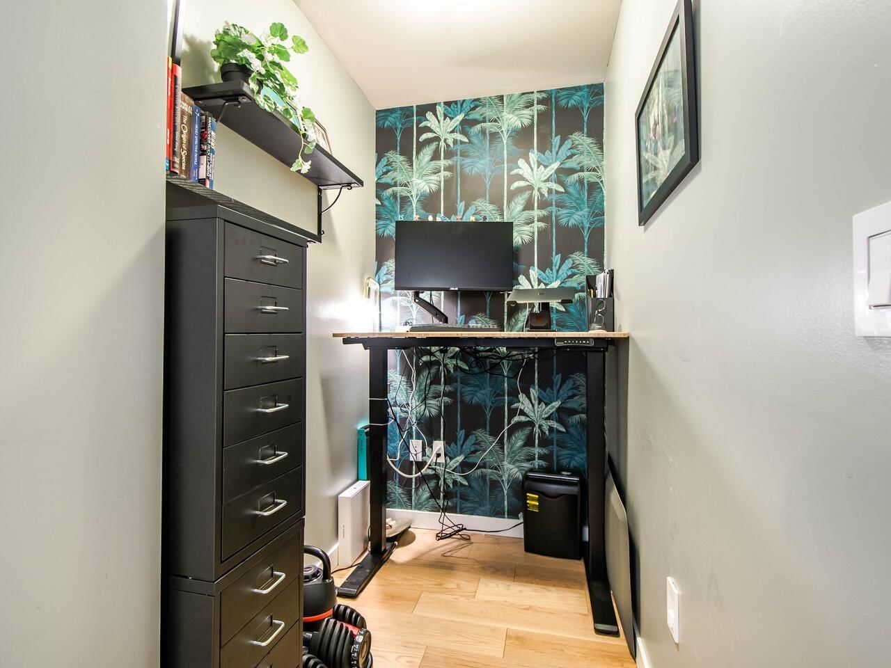 Listing Image 12