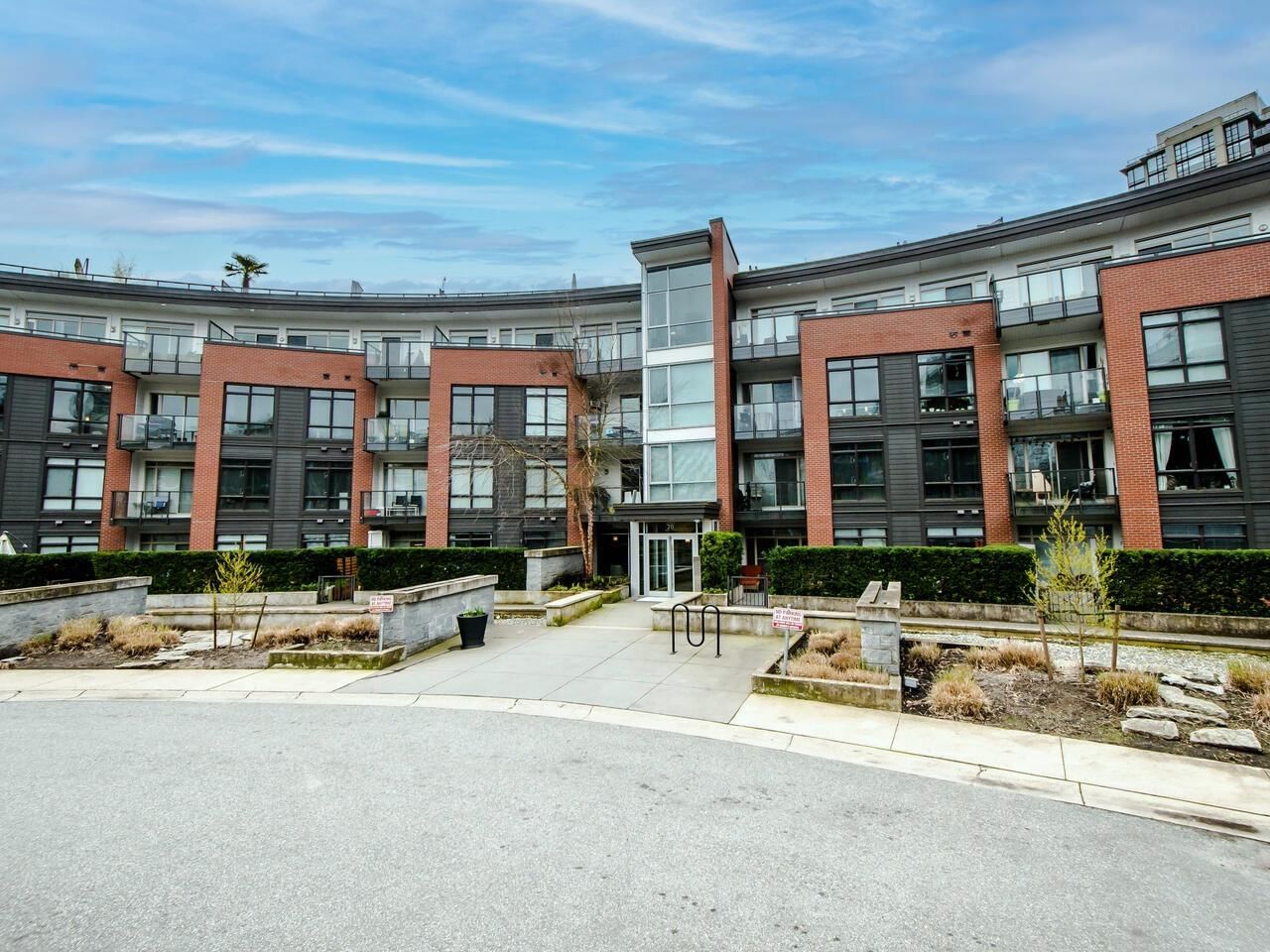 Listing Image 19