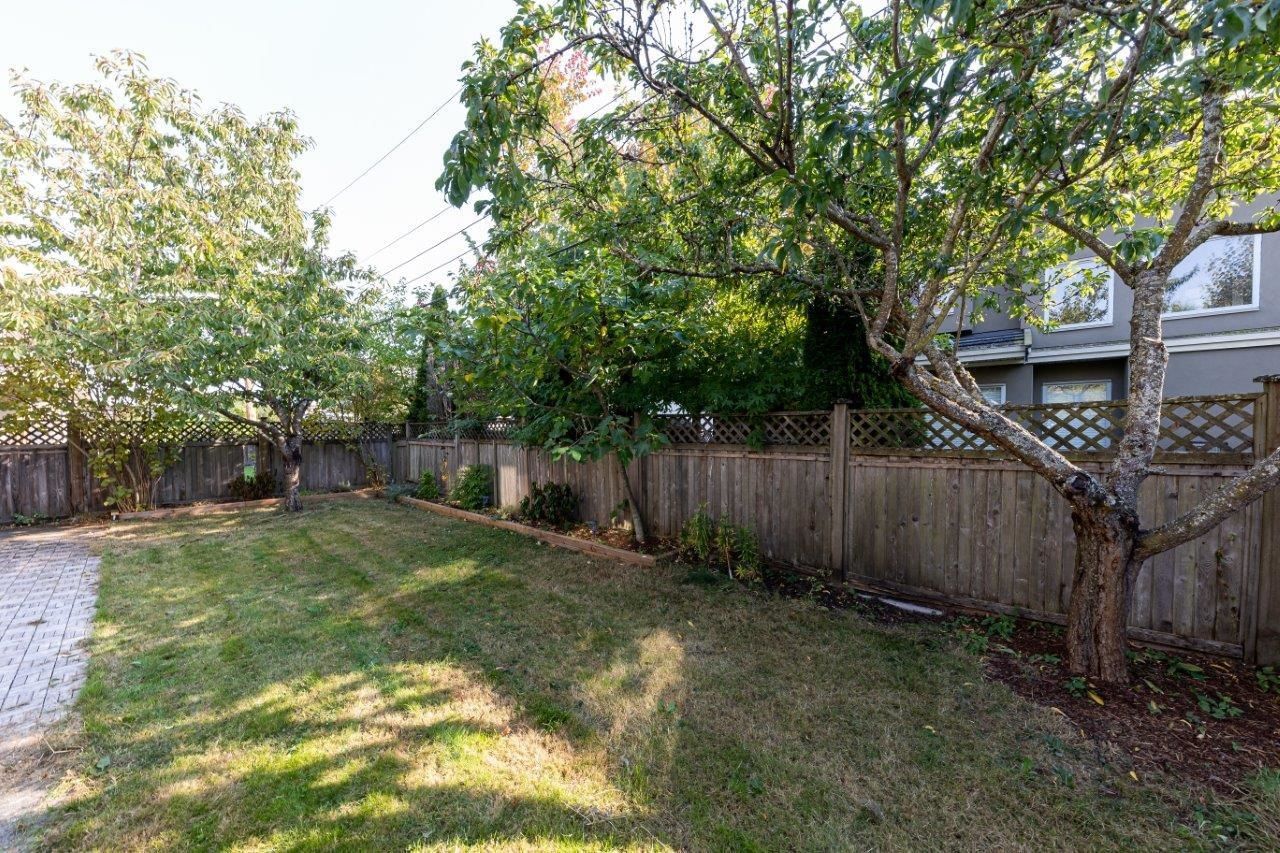 Listing Image 16
