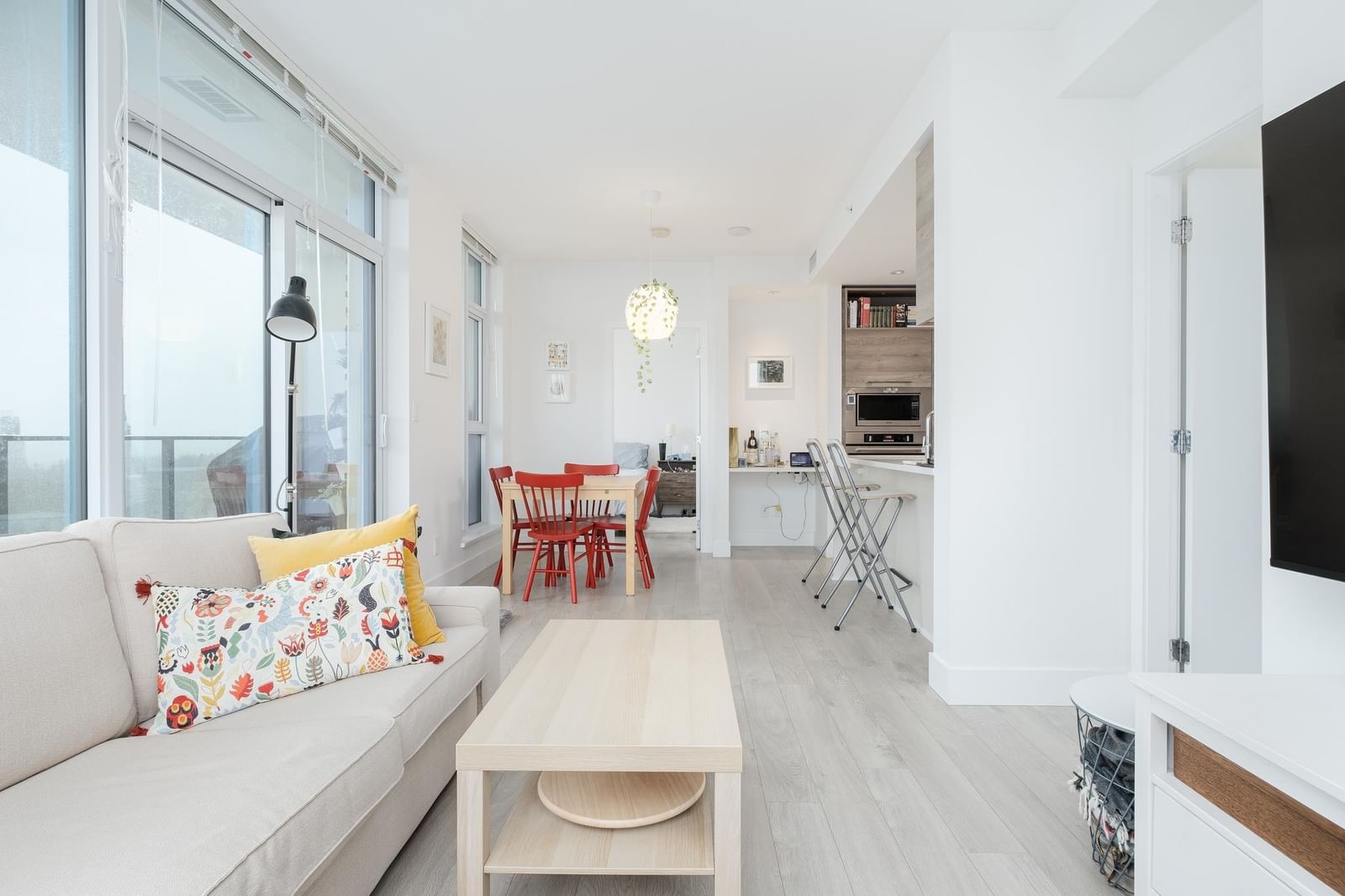 Listing Image 10