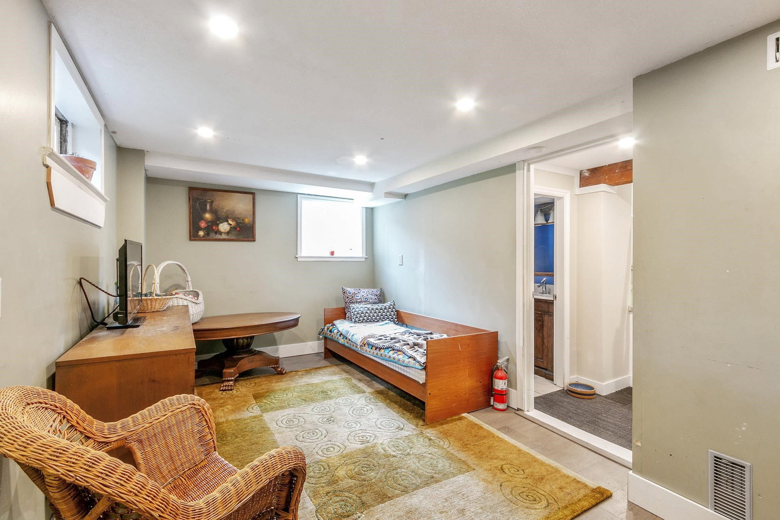 Listing Image 14