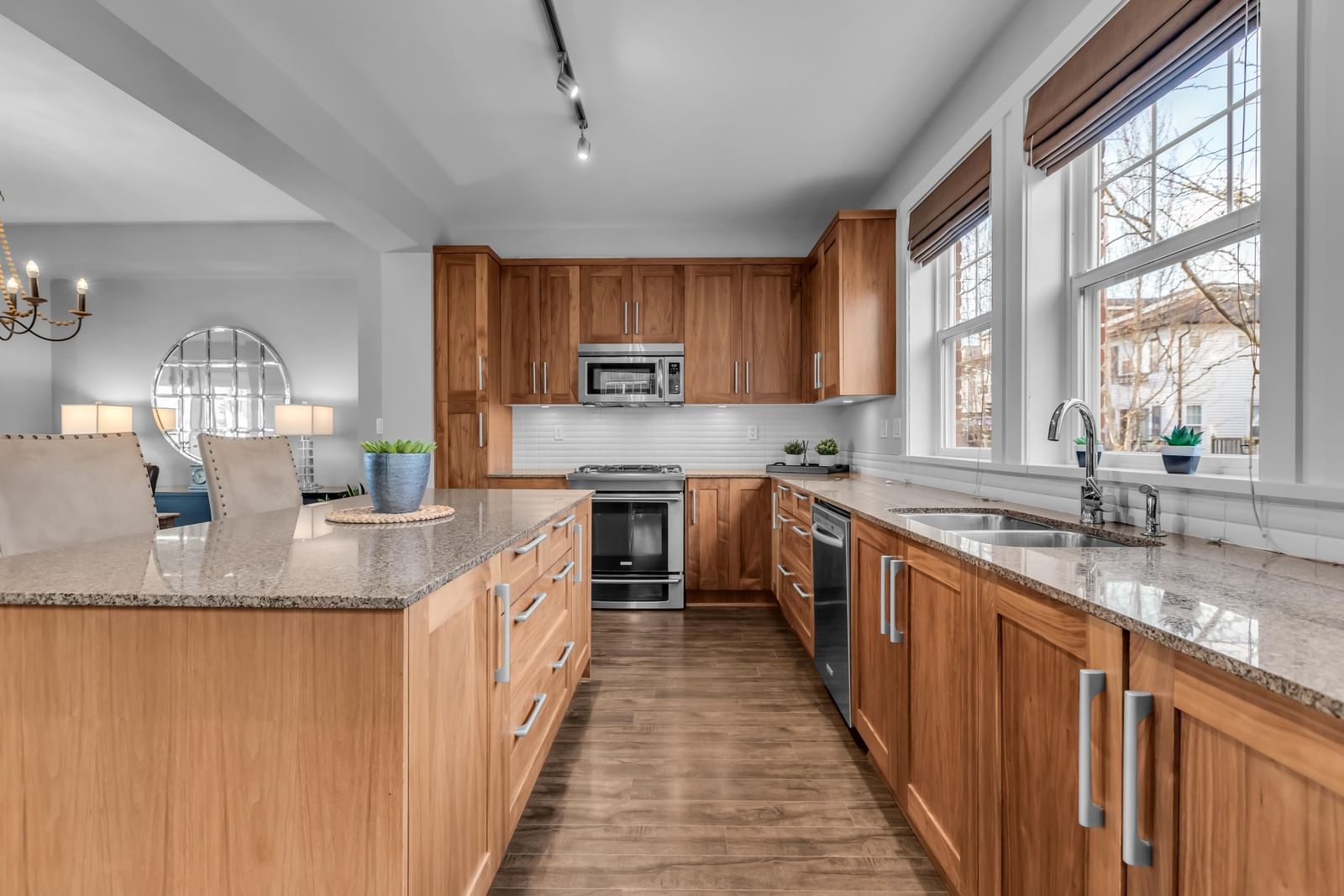 Listing Image 16