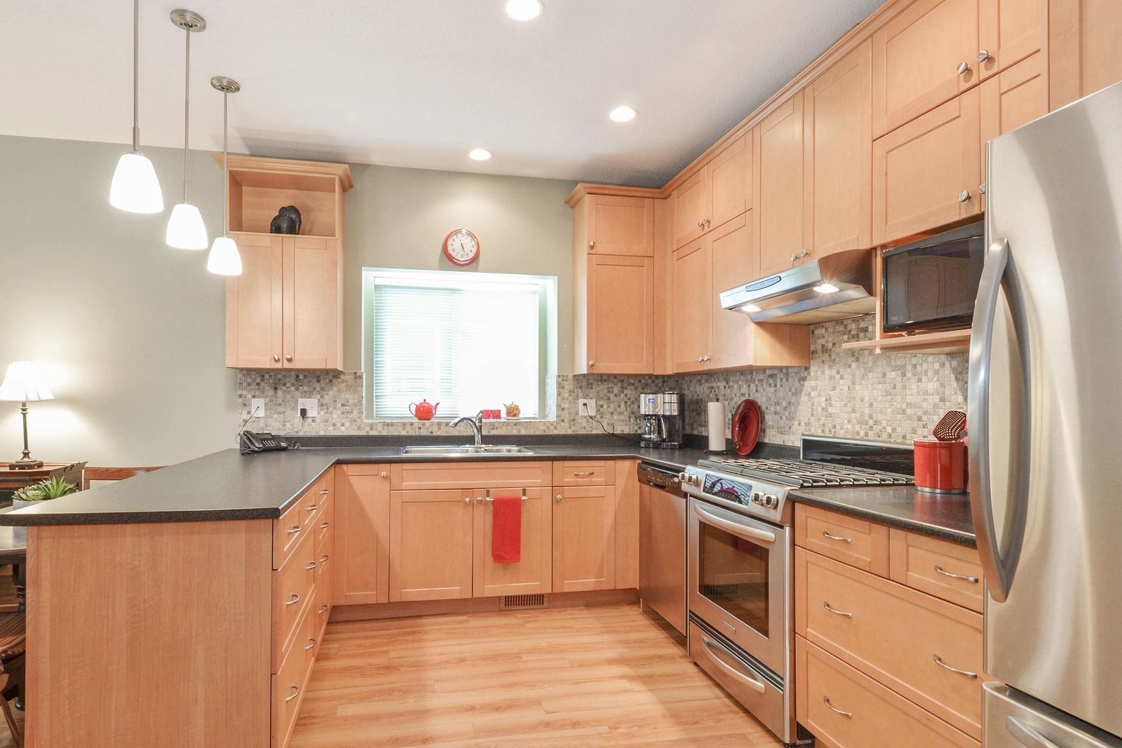 Listing Image 14