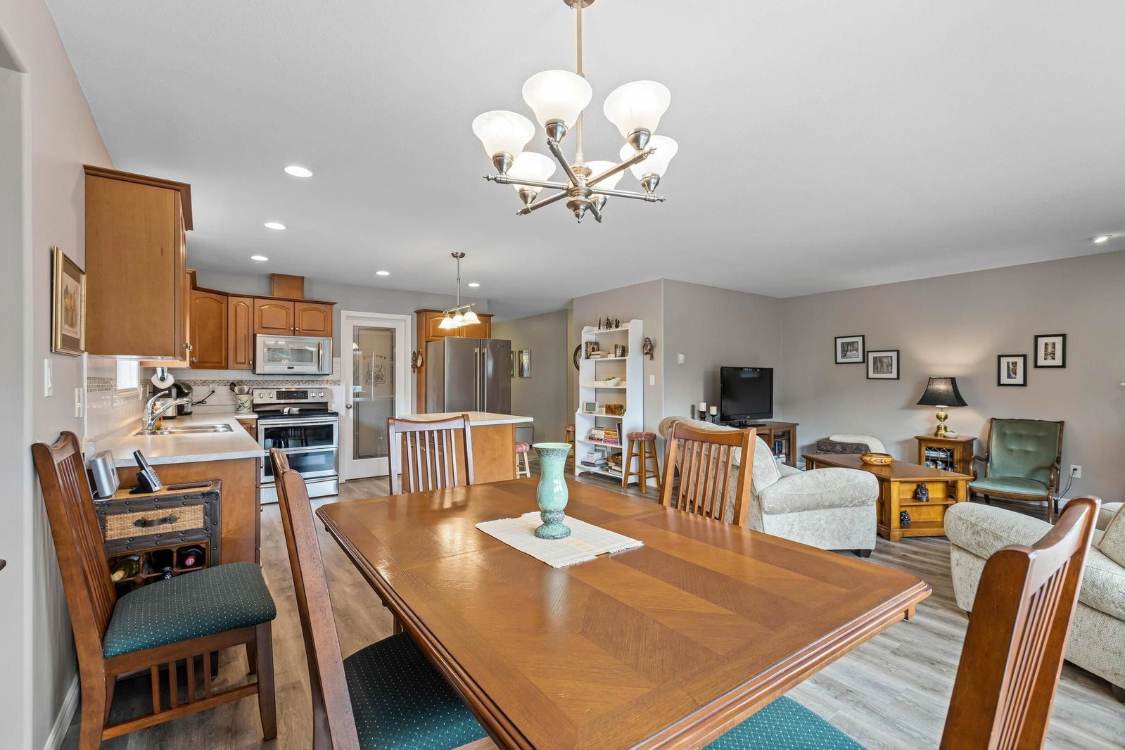 Listing Image 14