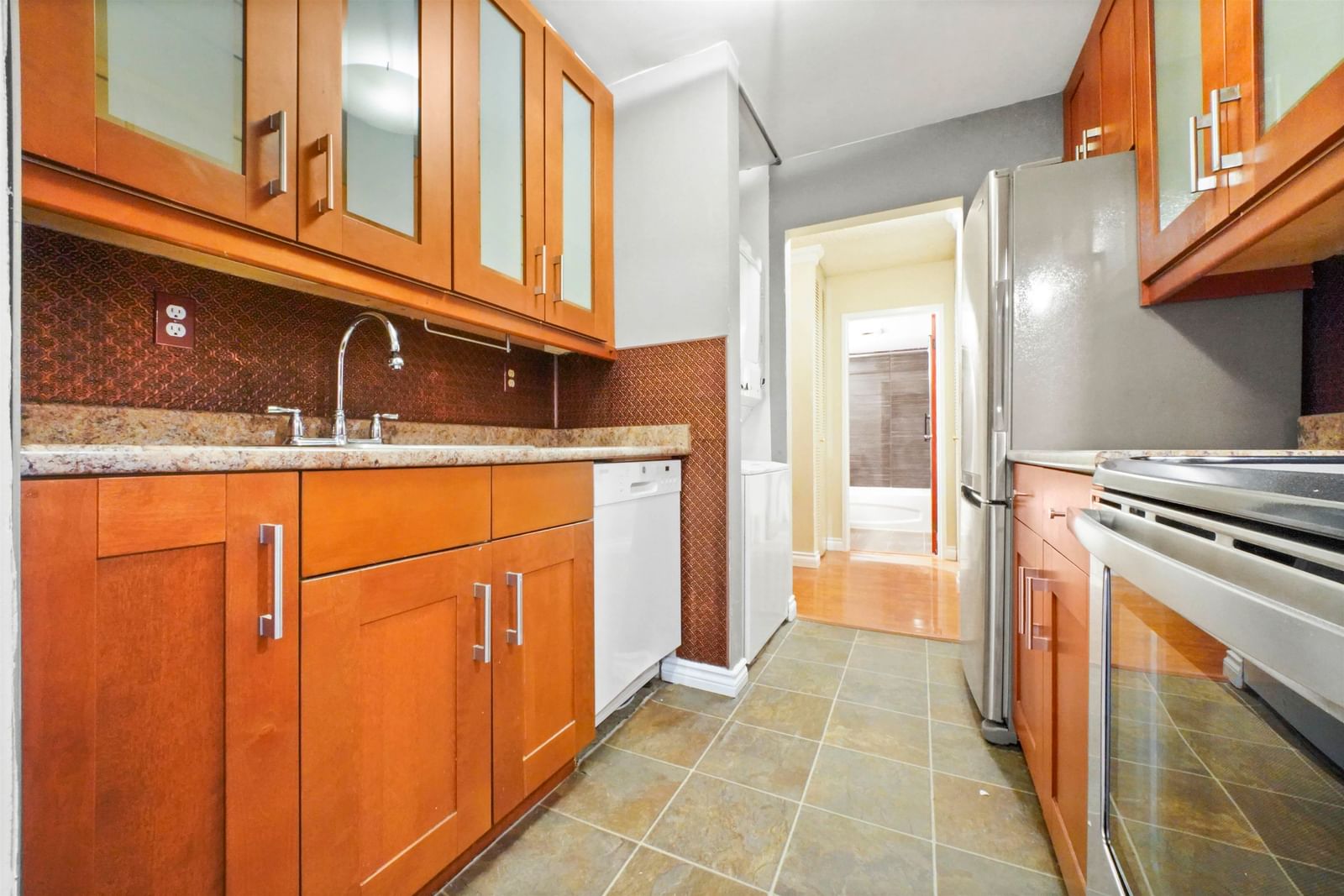 Listing Image 9
