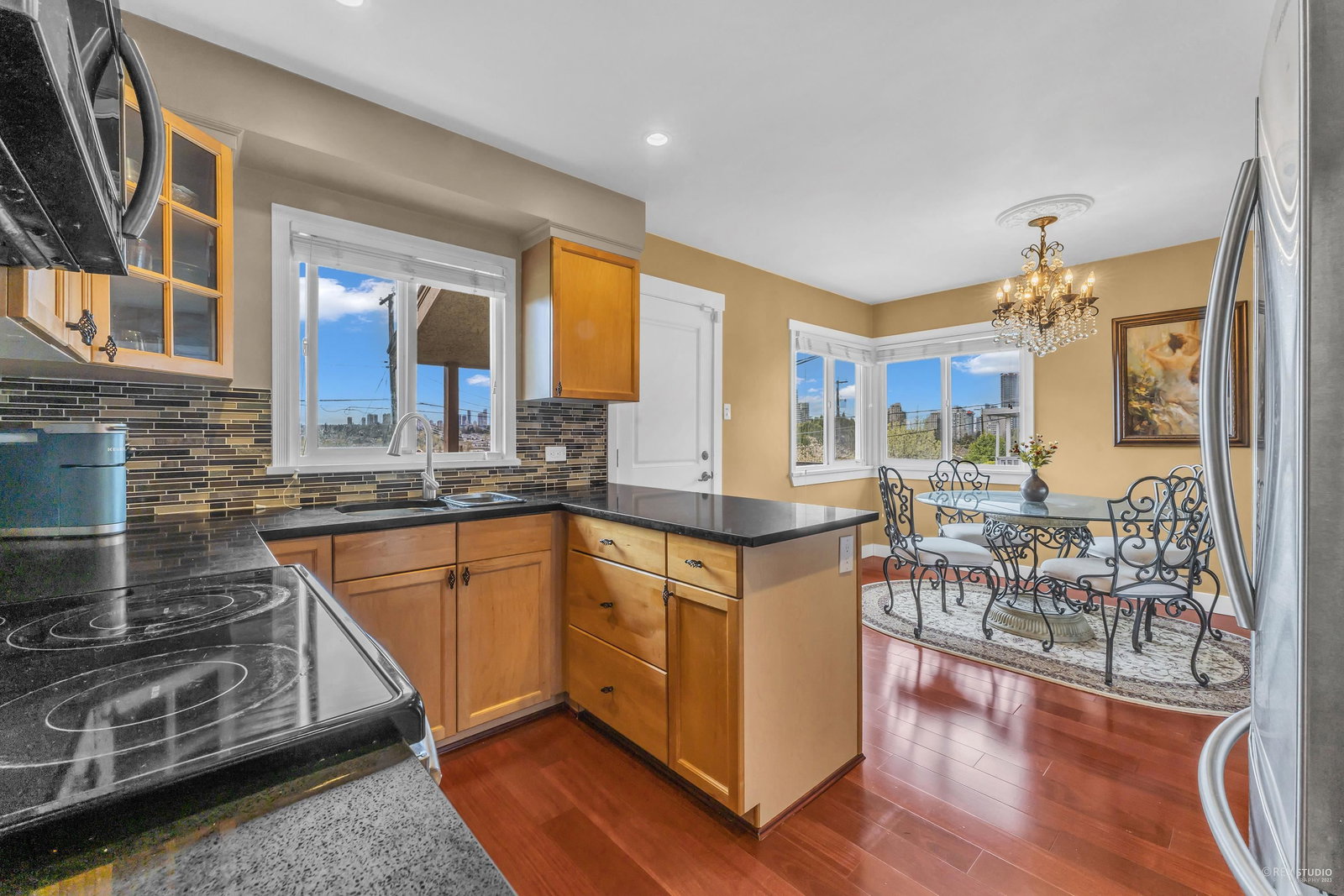 Listing Image 11