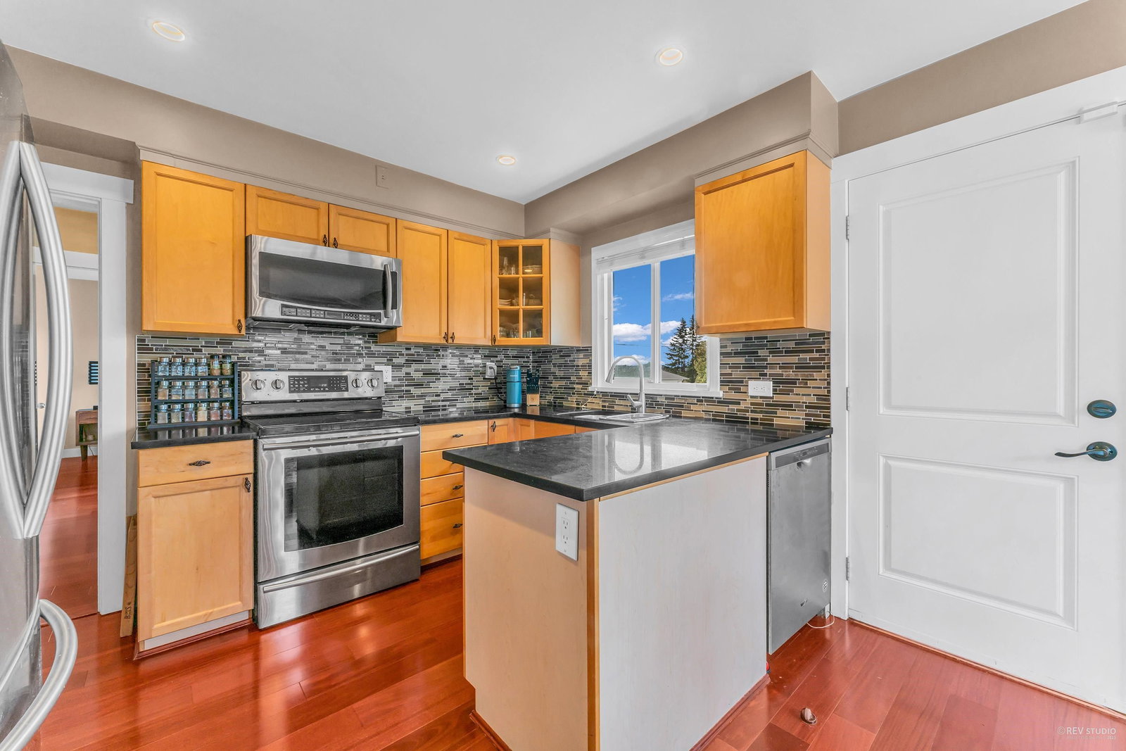 Listing Image 12
