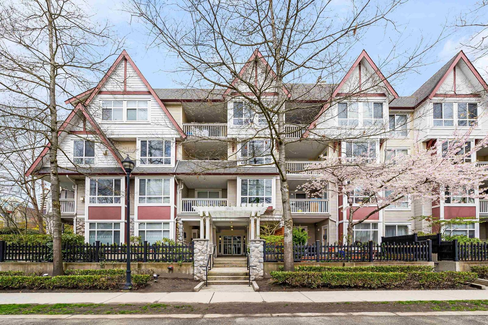 Listing Image 19