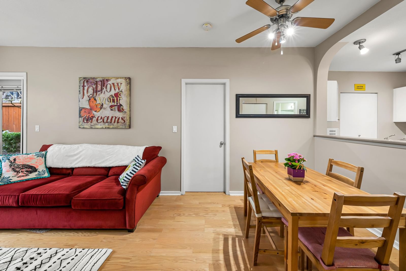 Listing Image 5