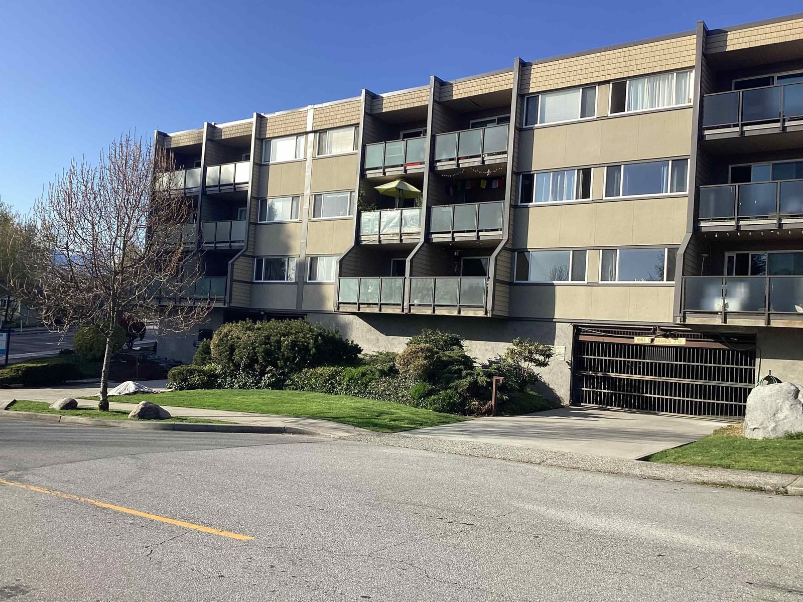 Listing Image 8