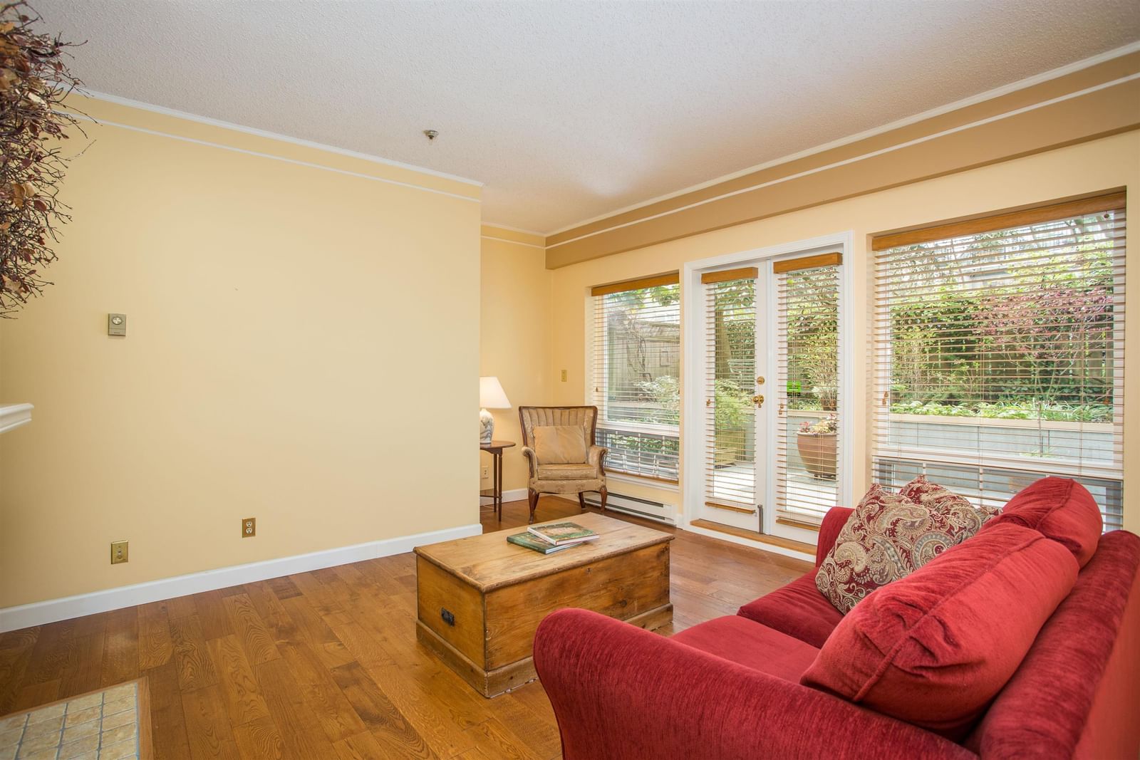 Listing Image 8