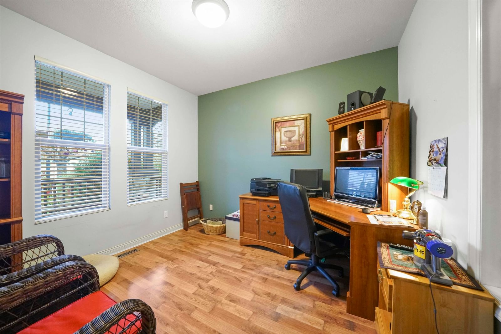 Listing Image 11