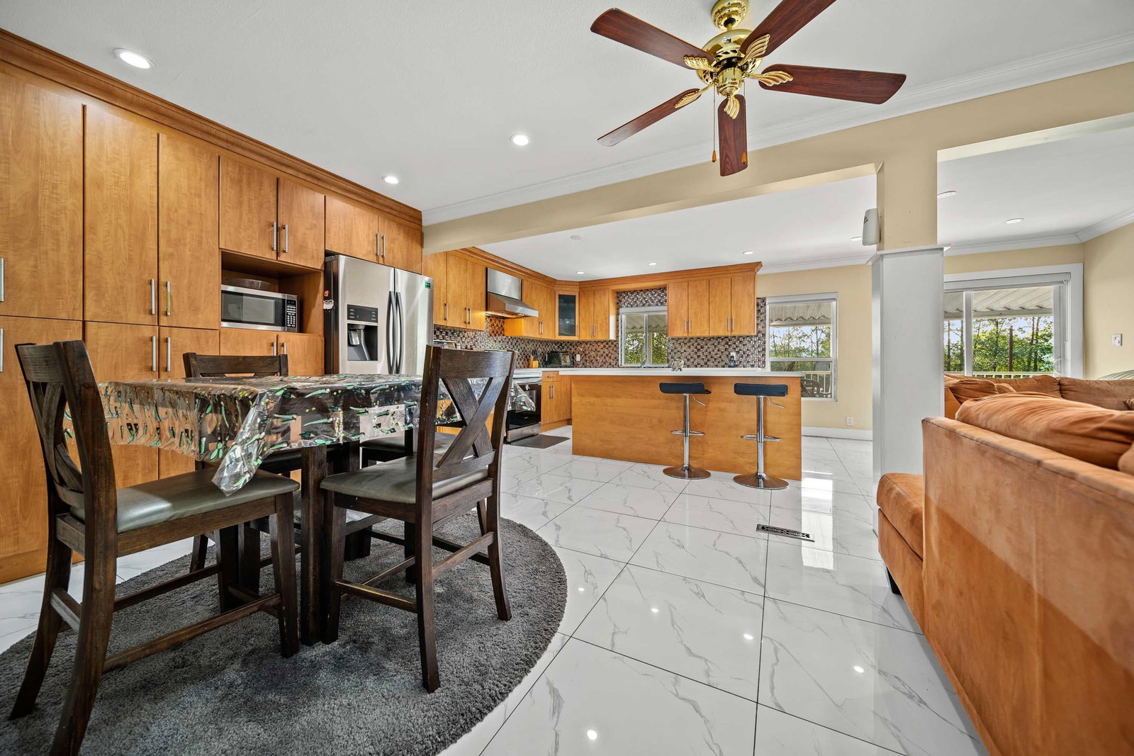Listing Image 5