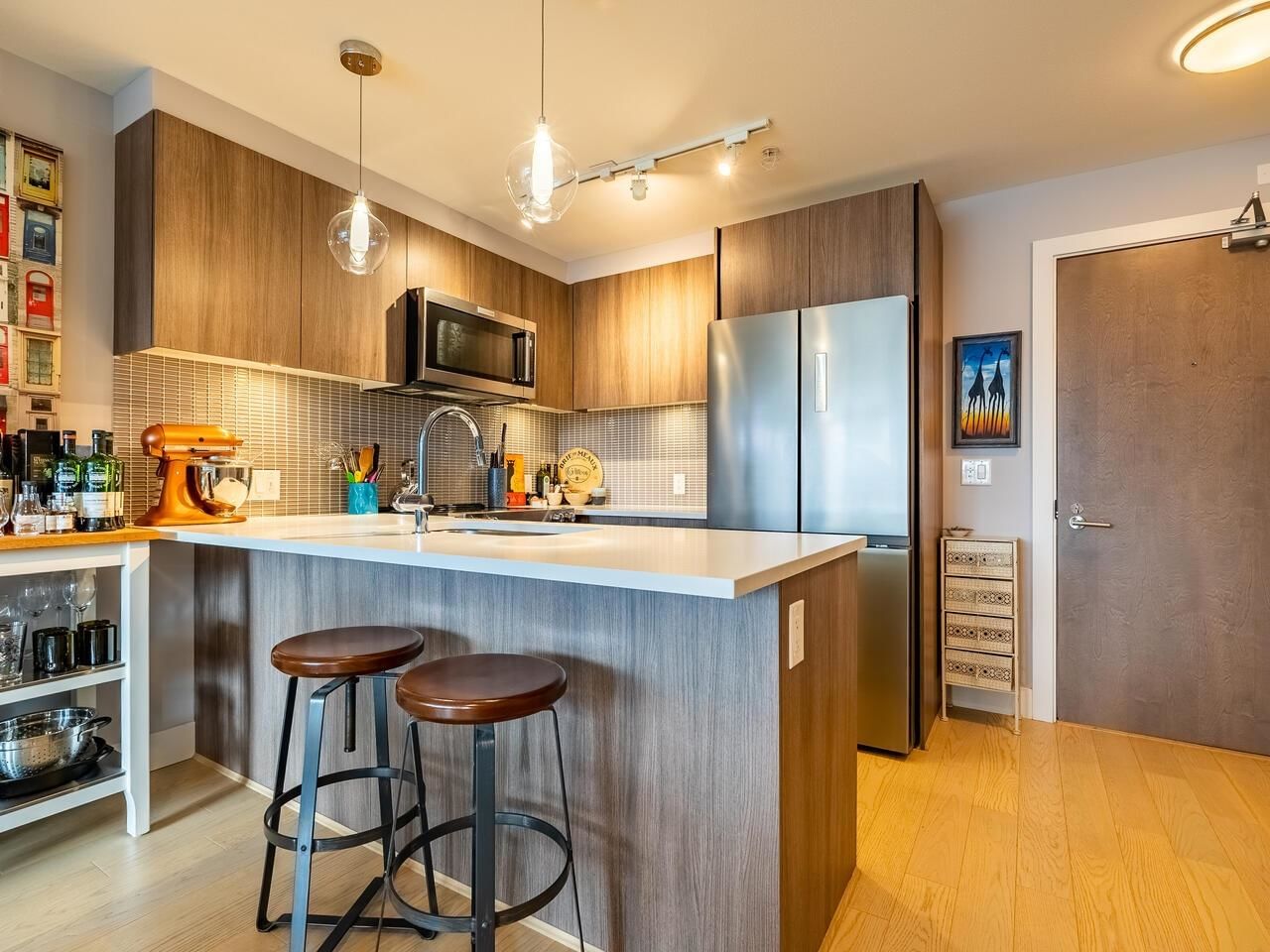 Listing Image 11