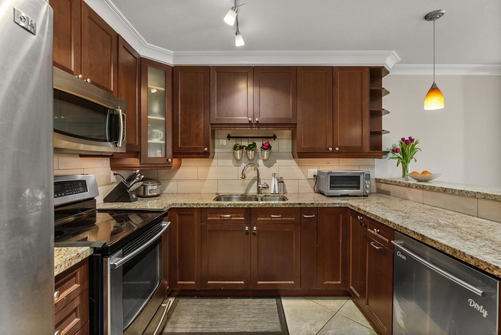 Listing Image 18